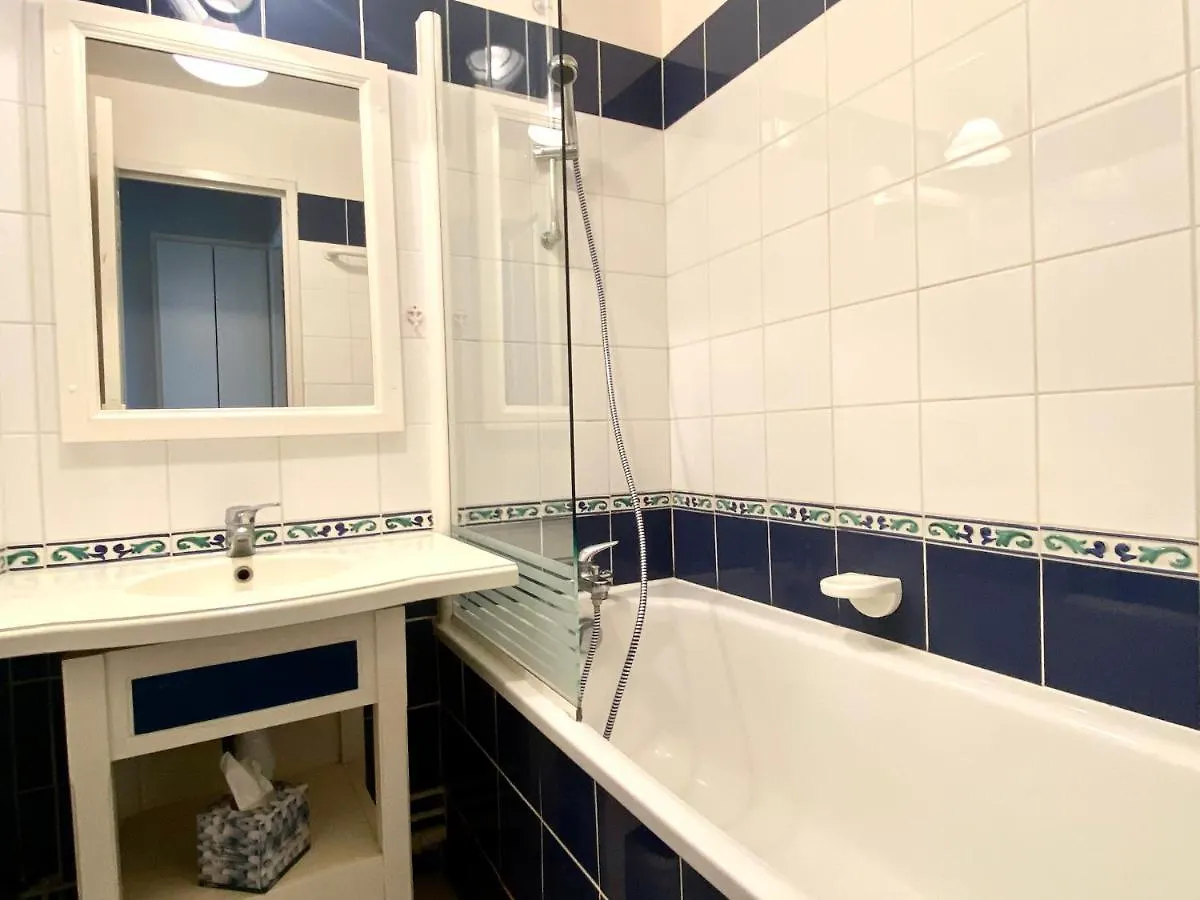 Ref 057 - Appartement Pour Quatre Personnes Avec Terrasse Secteur Port Crouesty Arzon 0*,  France